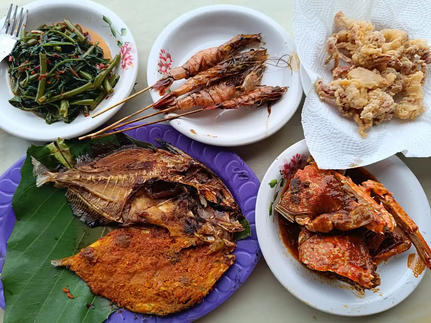 Sajian sup ikan kuah kuning gangan berpadu rempah kunyit dan potongan nanas khas Belitung