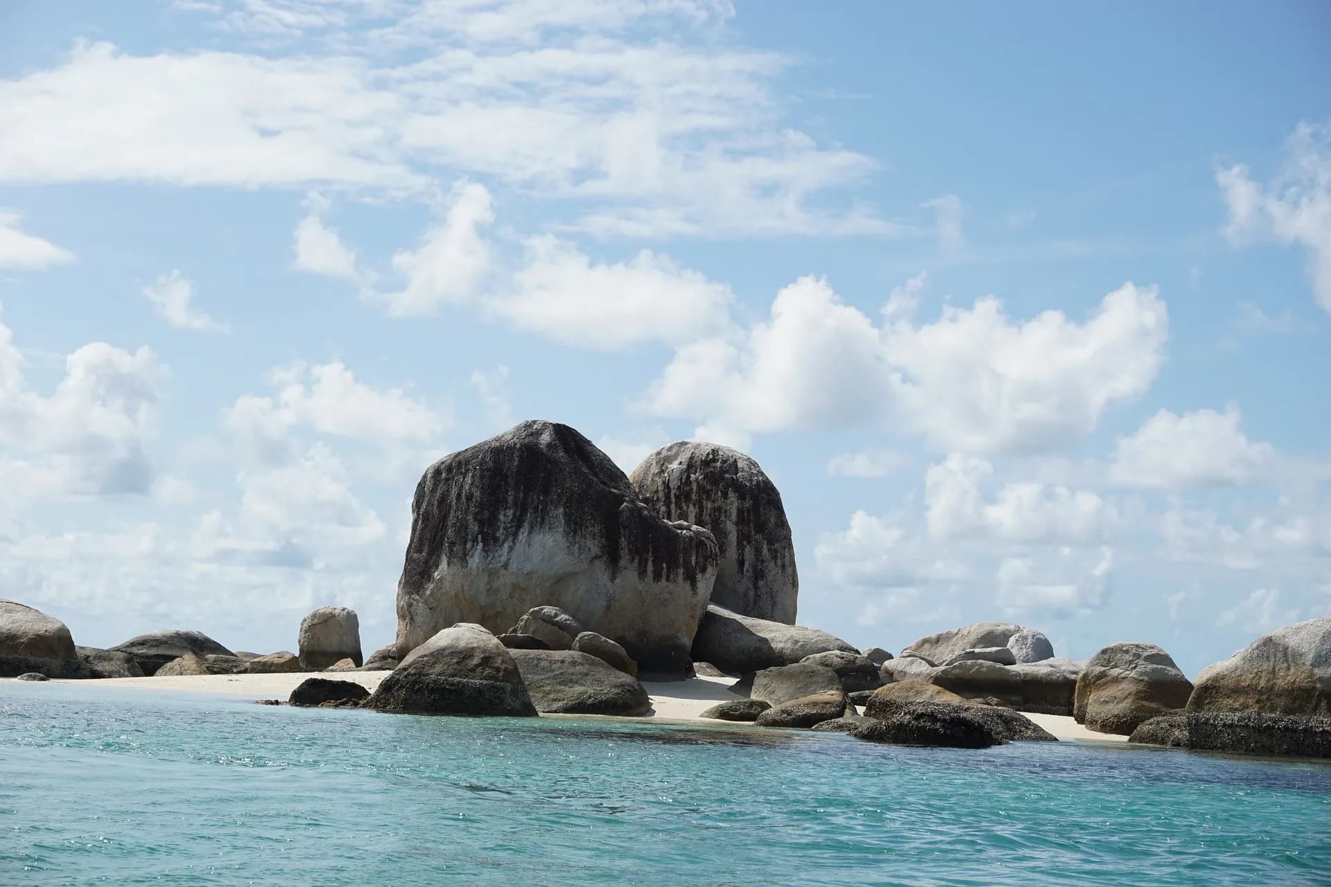 Pulau Batu Berlayar