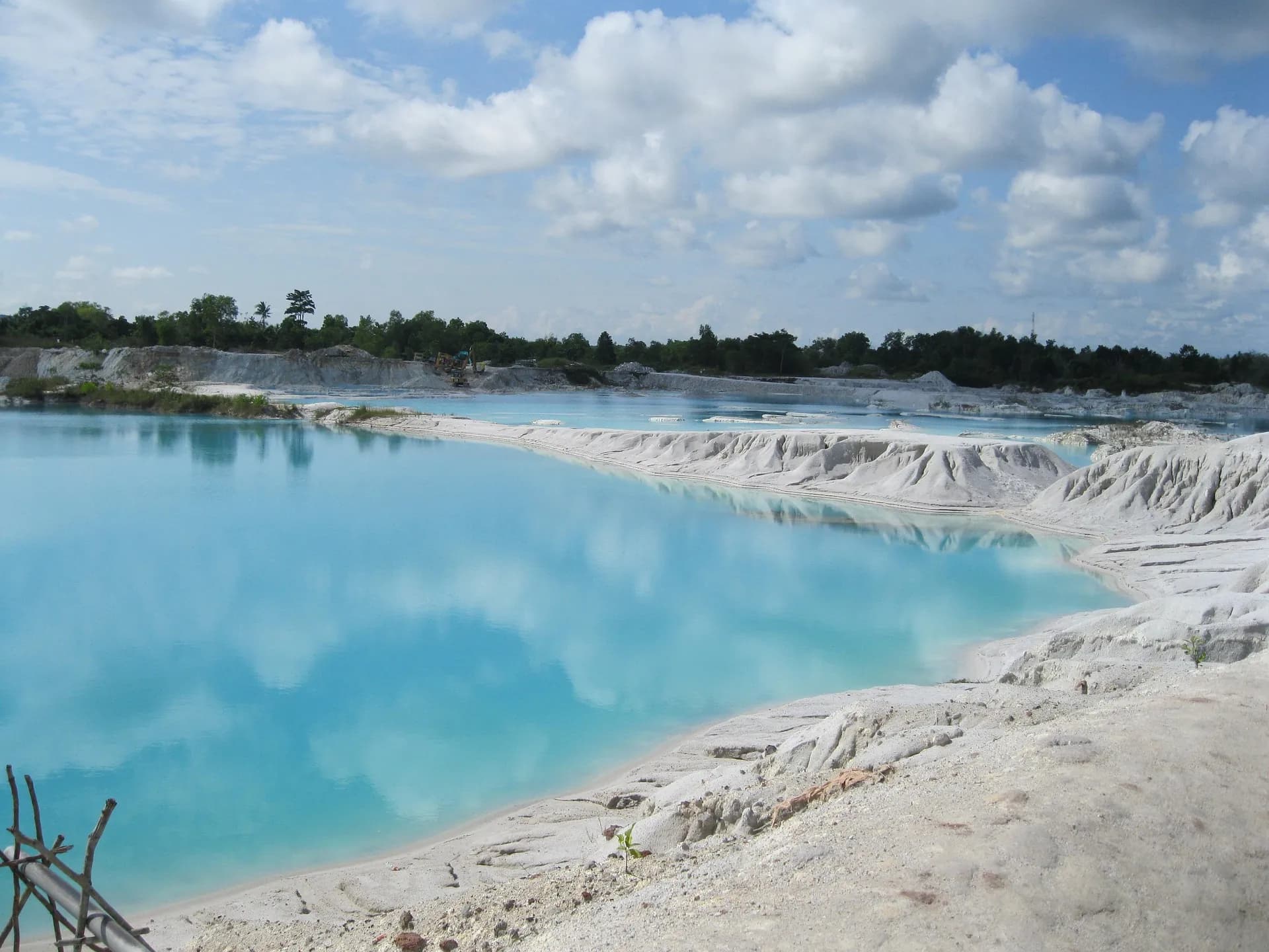 Danau Kaolin (Kawah Biru) foto 2